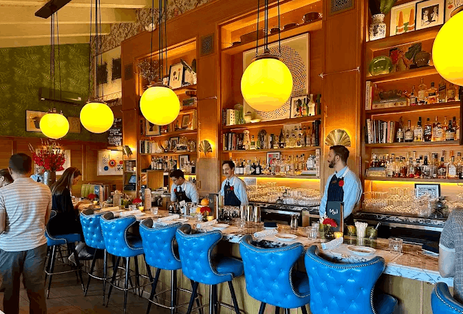 Bar Cecil 1555 S Palm Canyon Drive